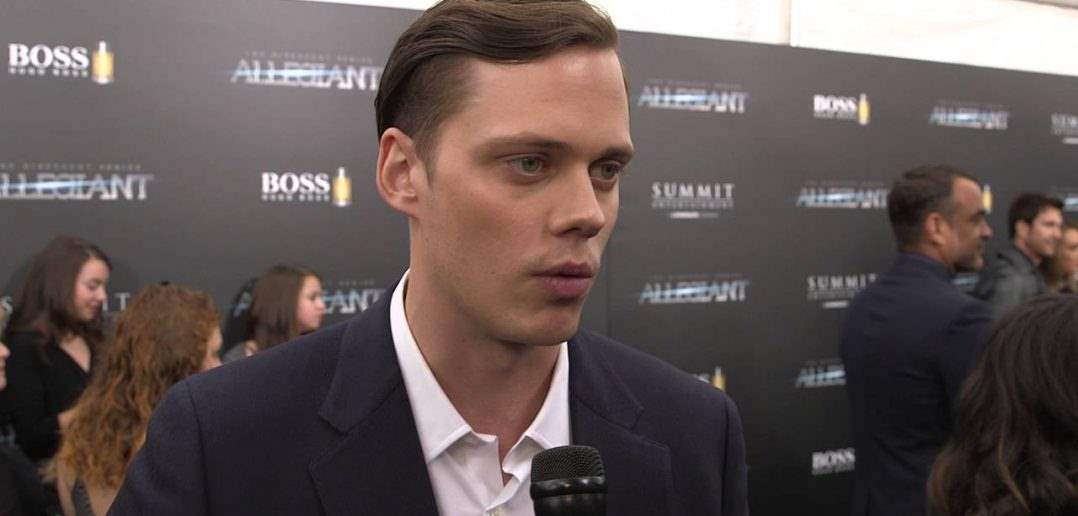 Bill Skarsgard - Pennywise - IT 2017